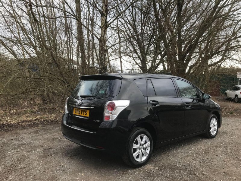 TOYOTA VERSO