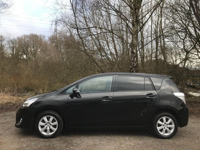 TOYOTA VERSO