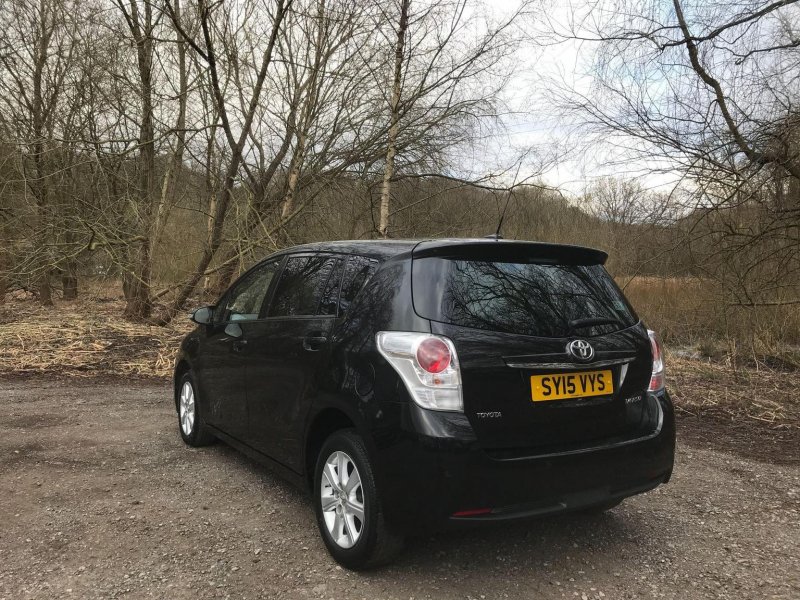 TOYOTA VERSO