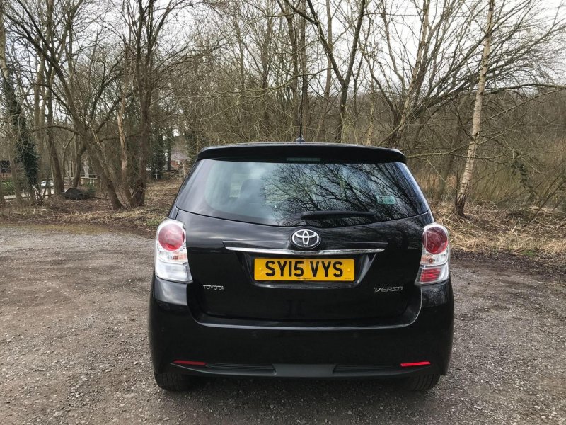 TOYOTA VERSO