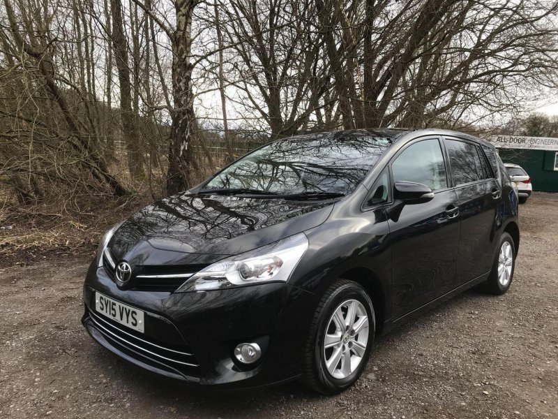 TOYOTA VERSO