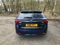 TOYOTA AVENSIS