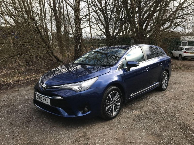 TOYOTA AVENSIS