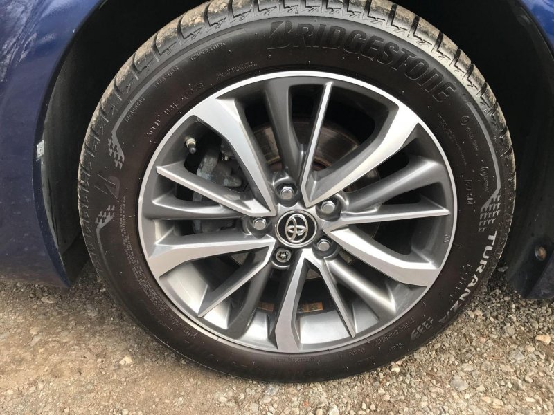 TOYOTA AVENSIS