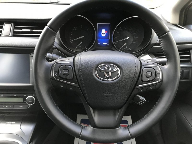 TOYOTA AVENSIS