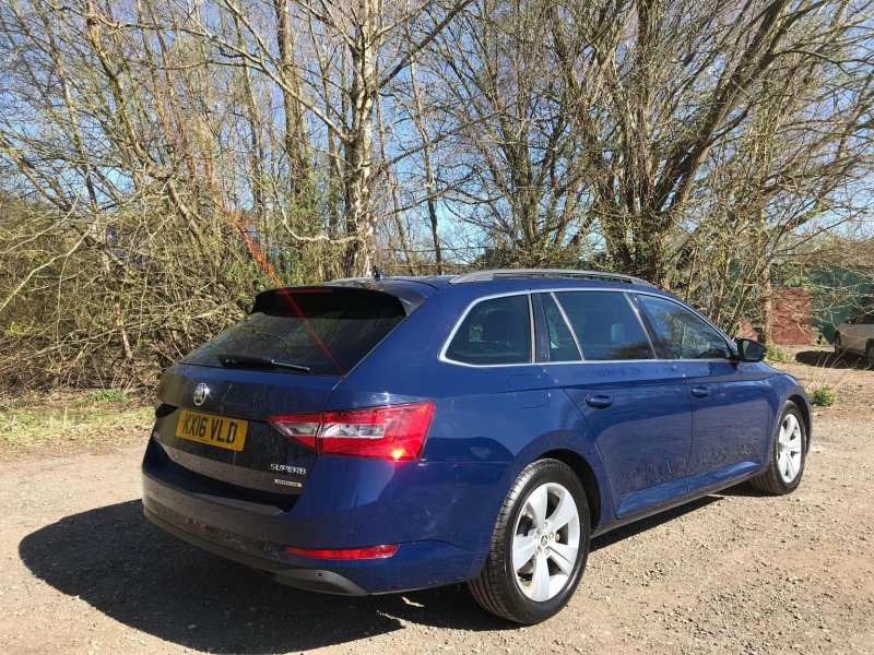 SKODA SUPERB