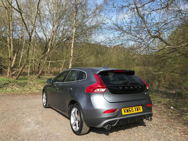 VOLVO V40
