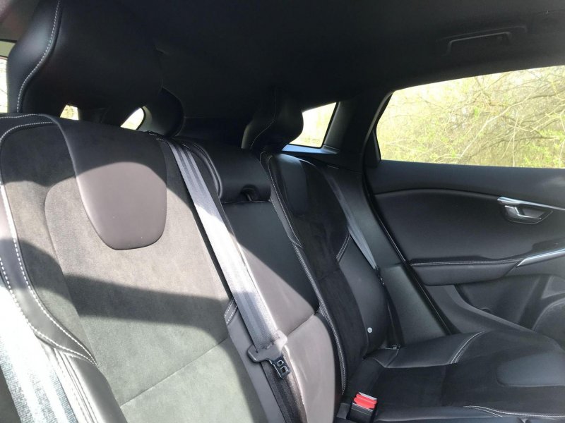 VOLVO V40